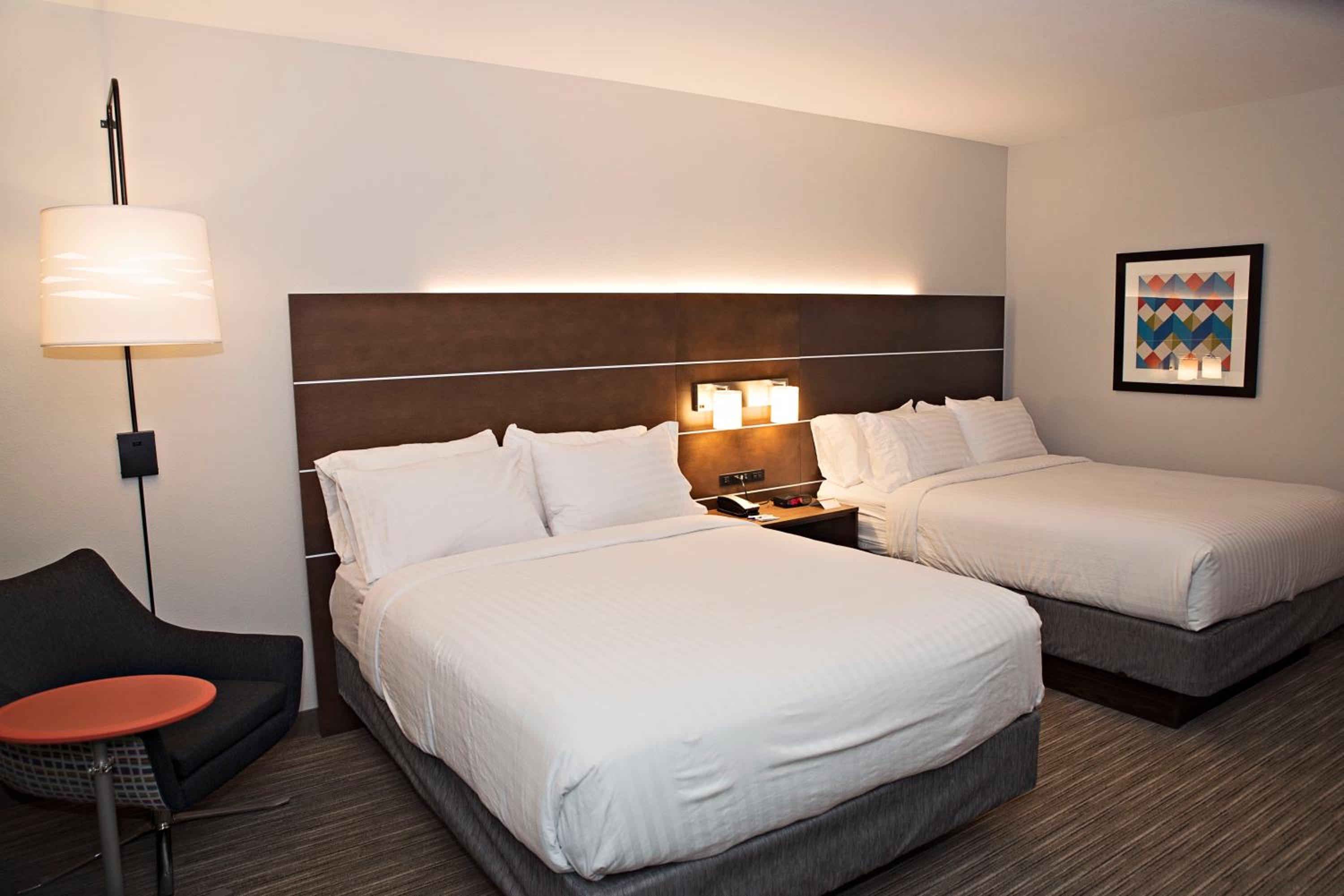 holiday inn express and suites sterling by ihg