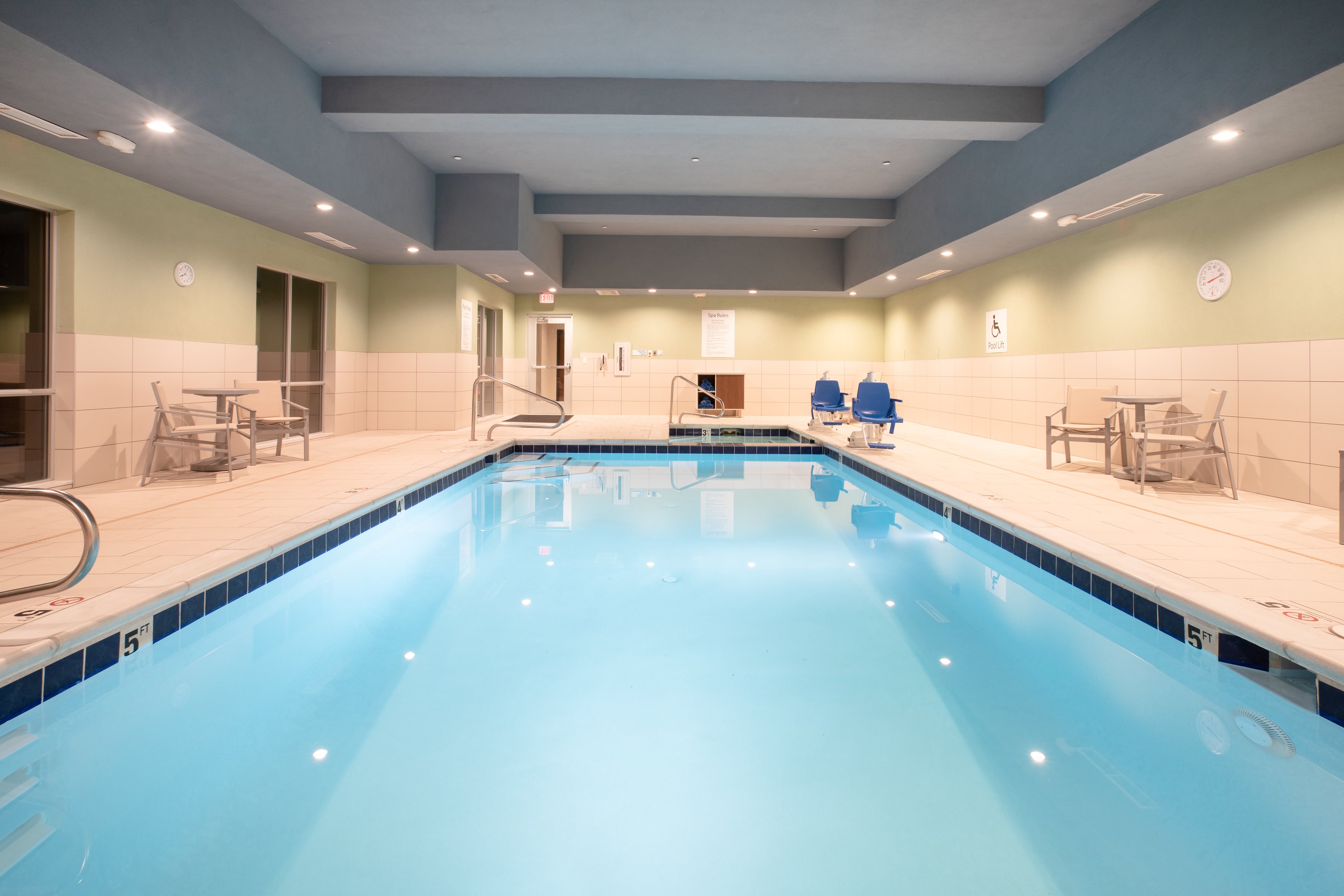 holiday inn express and suites sterling by ihg