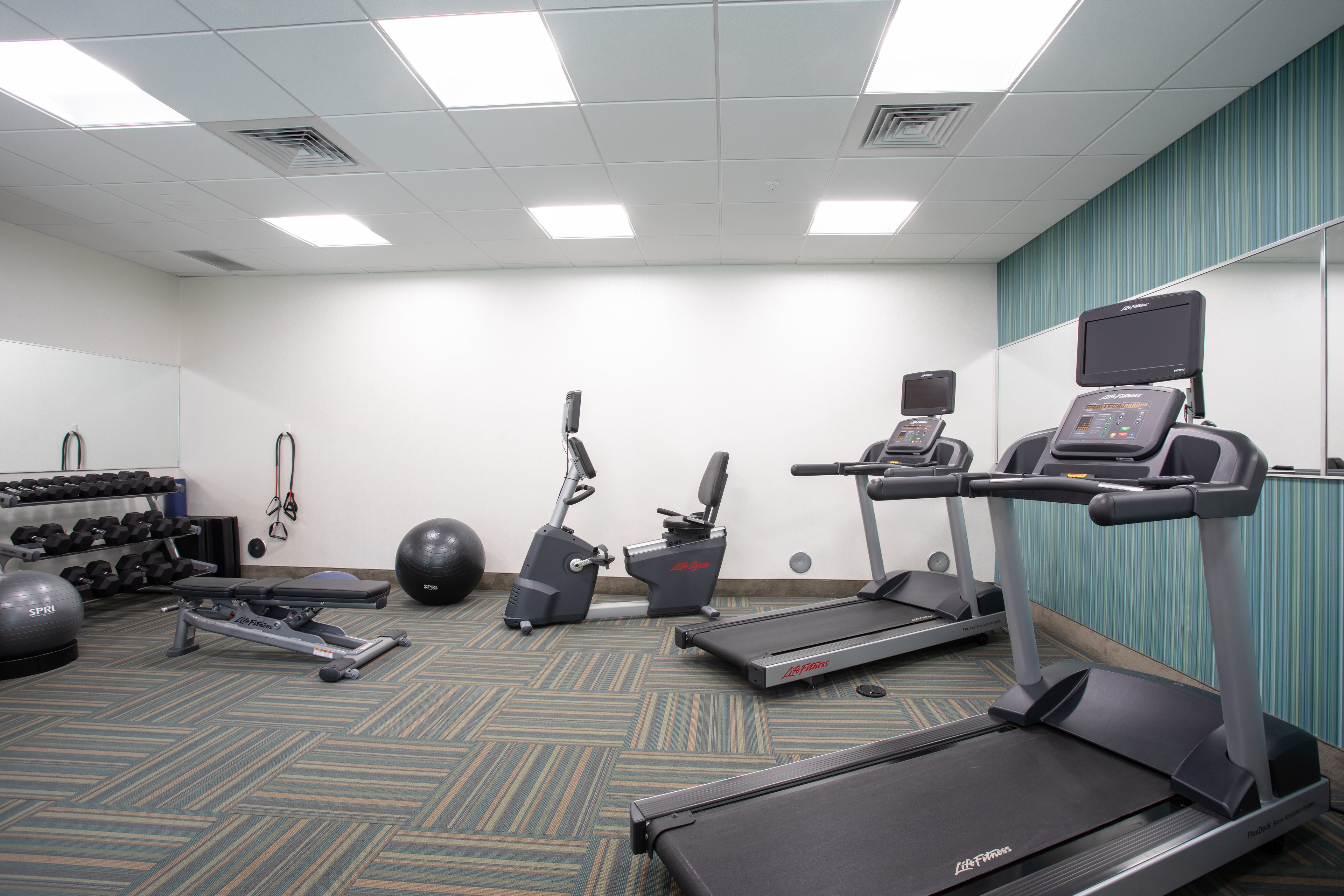 holiday inn express and suites sterling by ihg