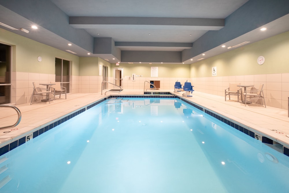 holiday inn express and suites sterling by ihg