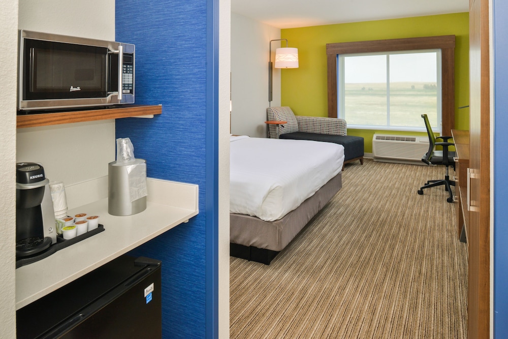 holiday inn express and suites chadron by ihg