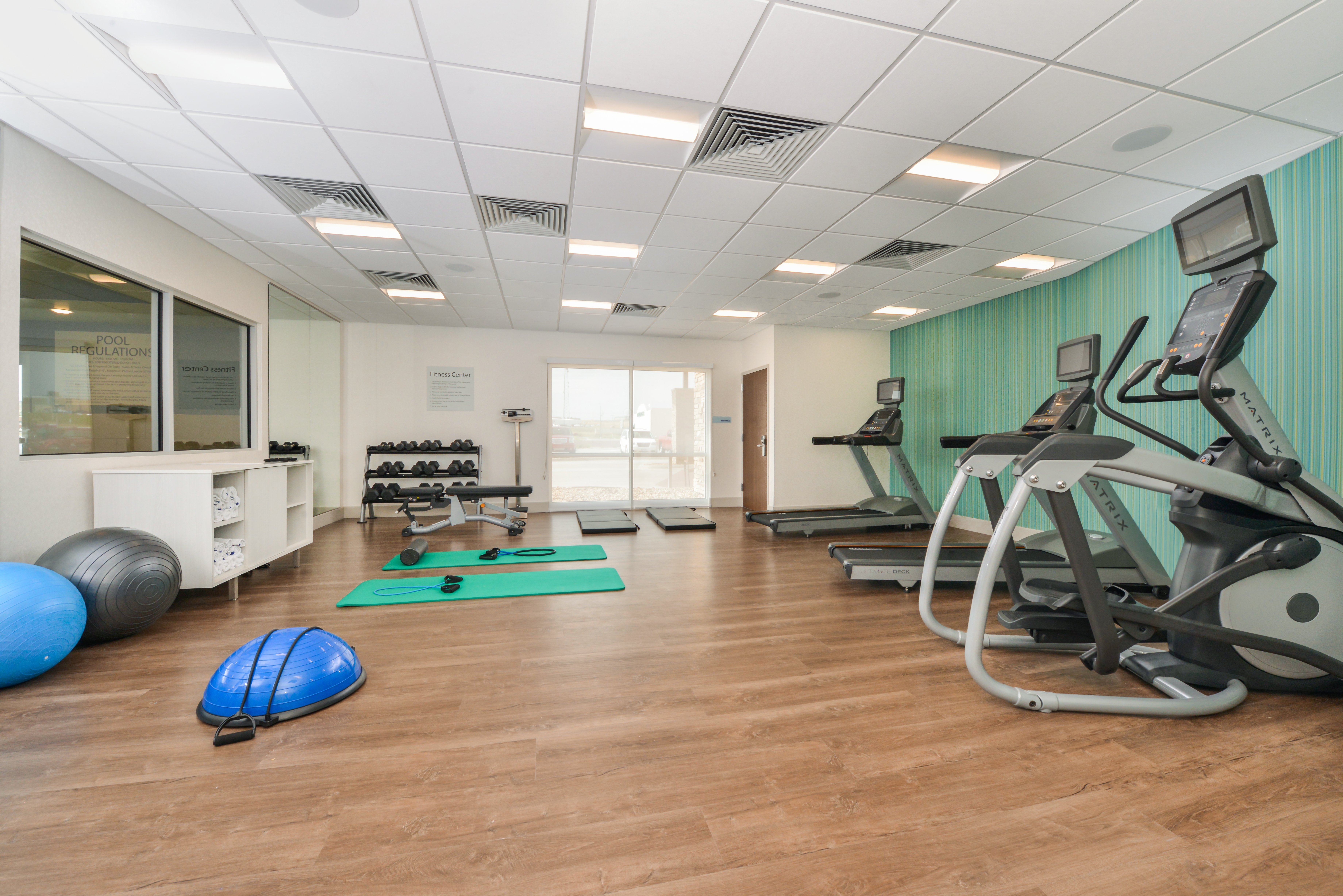 holiday inn express and suites chadron by ihg
