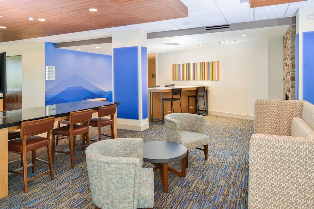 holiday inn express and suites chadron by ihg