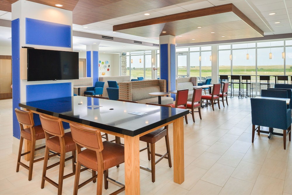 holiday inn express and suites chadron by ihg
