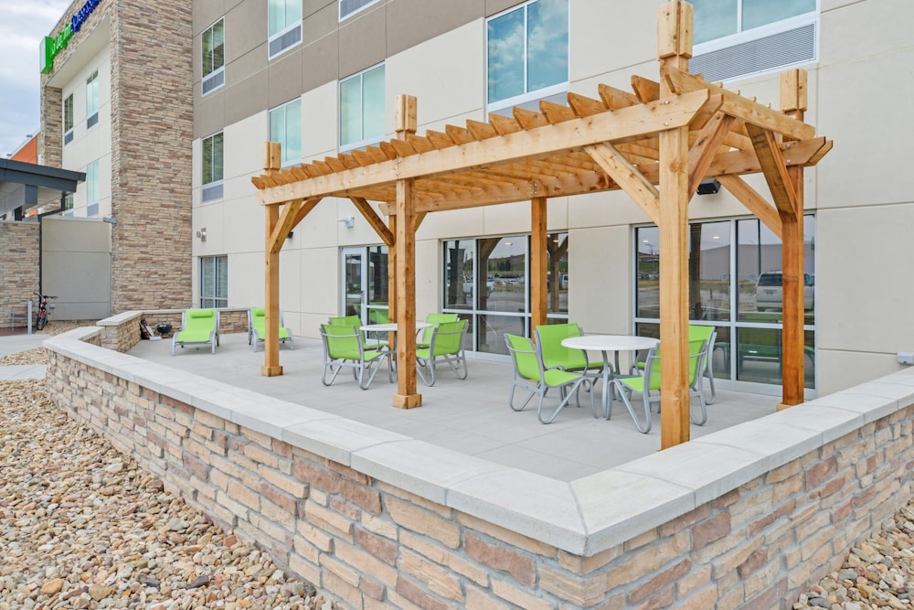 holiday inn express and suites chadron by ihg