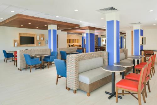 holiday inn express and suites chadron by ihg