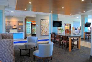 holiday inn express and suites columbia city by ihg