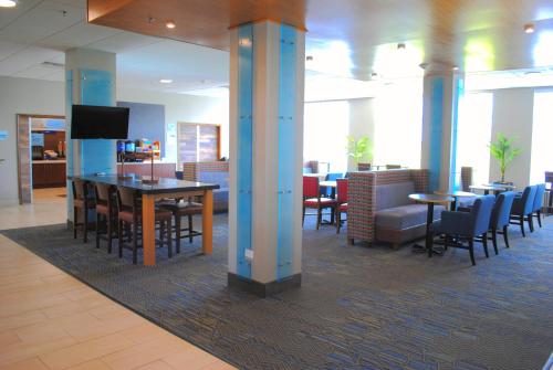 holiday inn express and suites columbia city by ihg