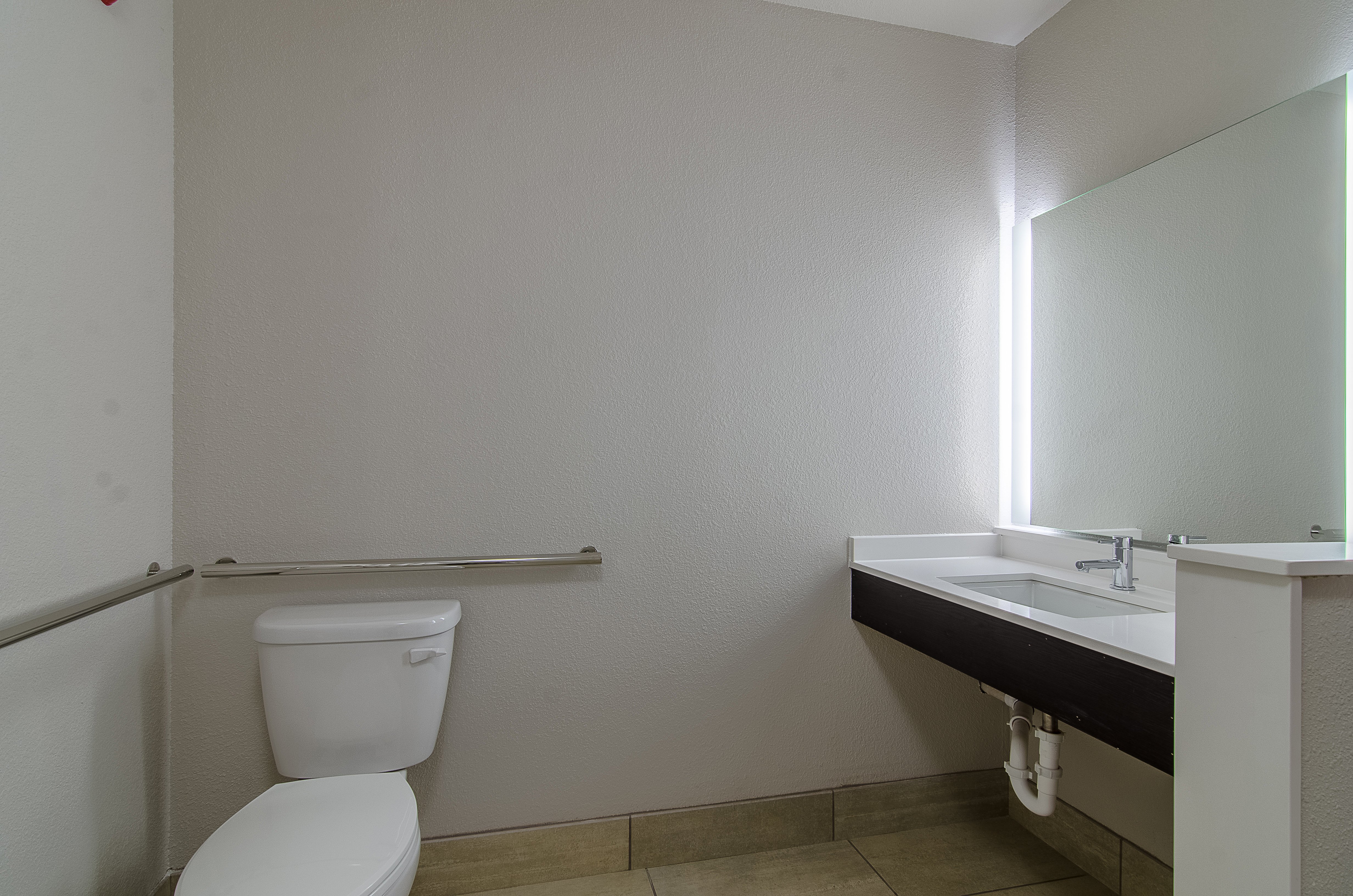 holiday inn express and suites atchison by ihg