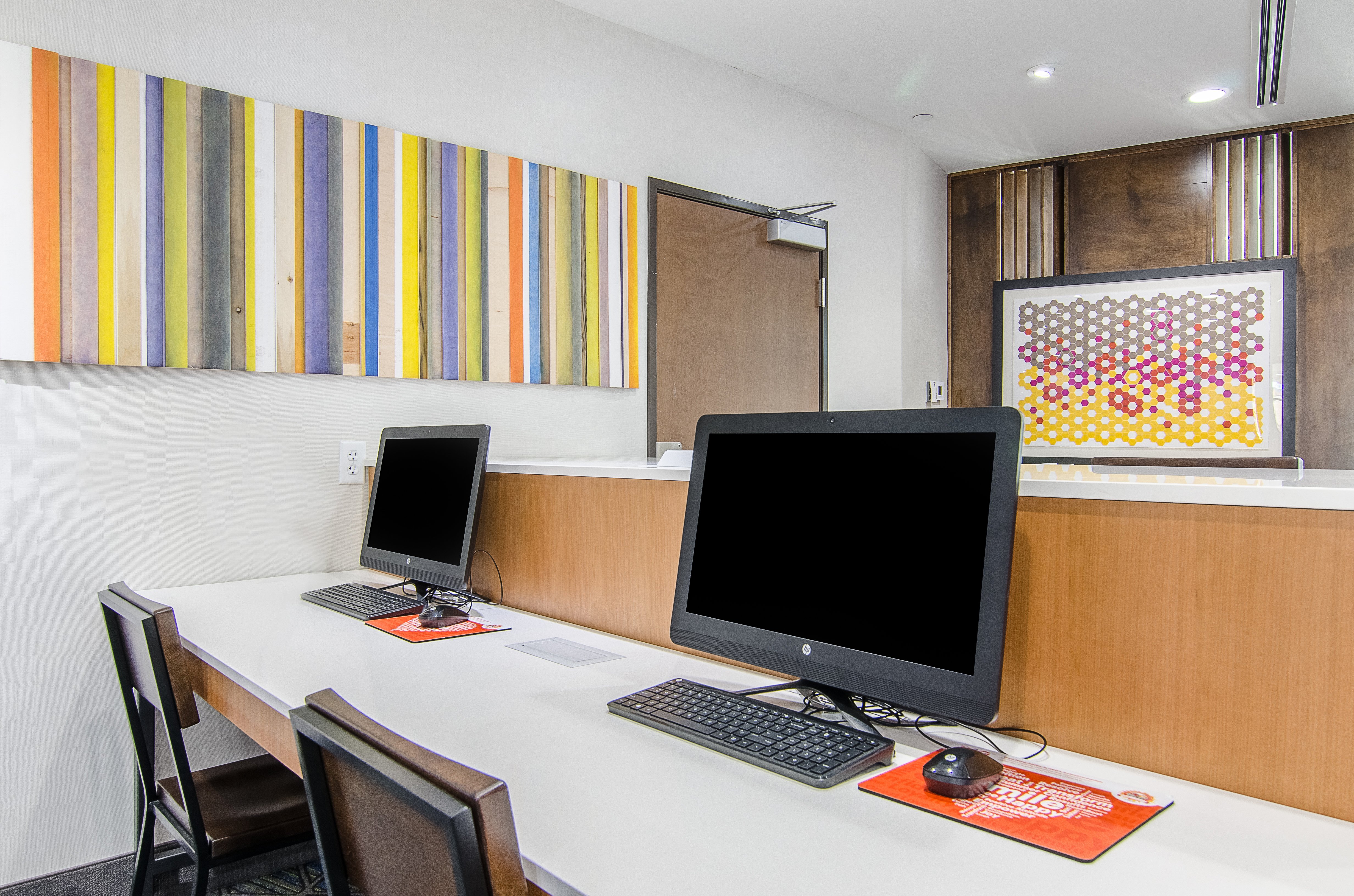 holiday inn express and suites atchison by ihg