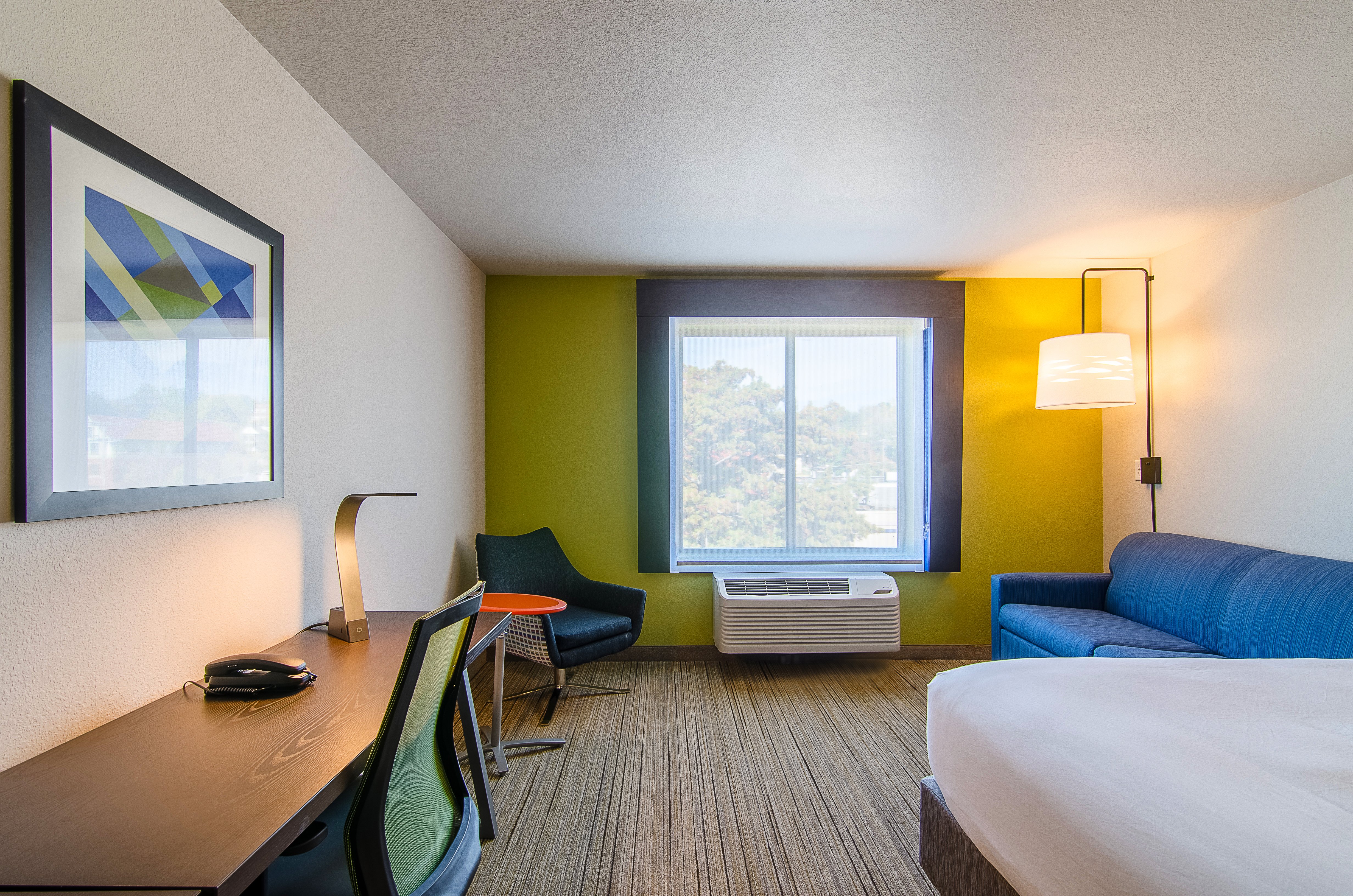 holiday inn express and suites atchison by ihg
