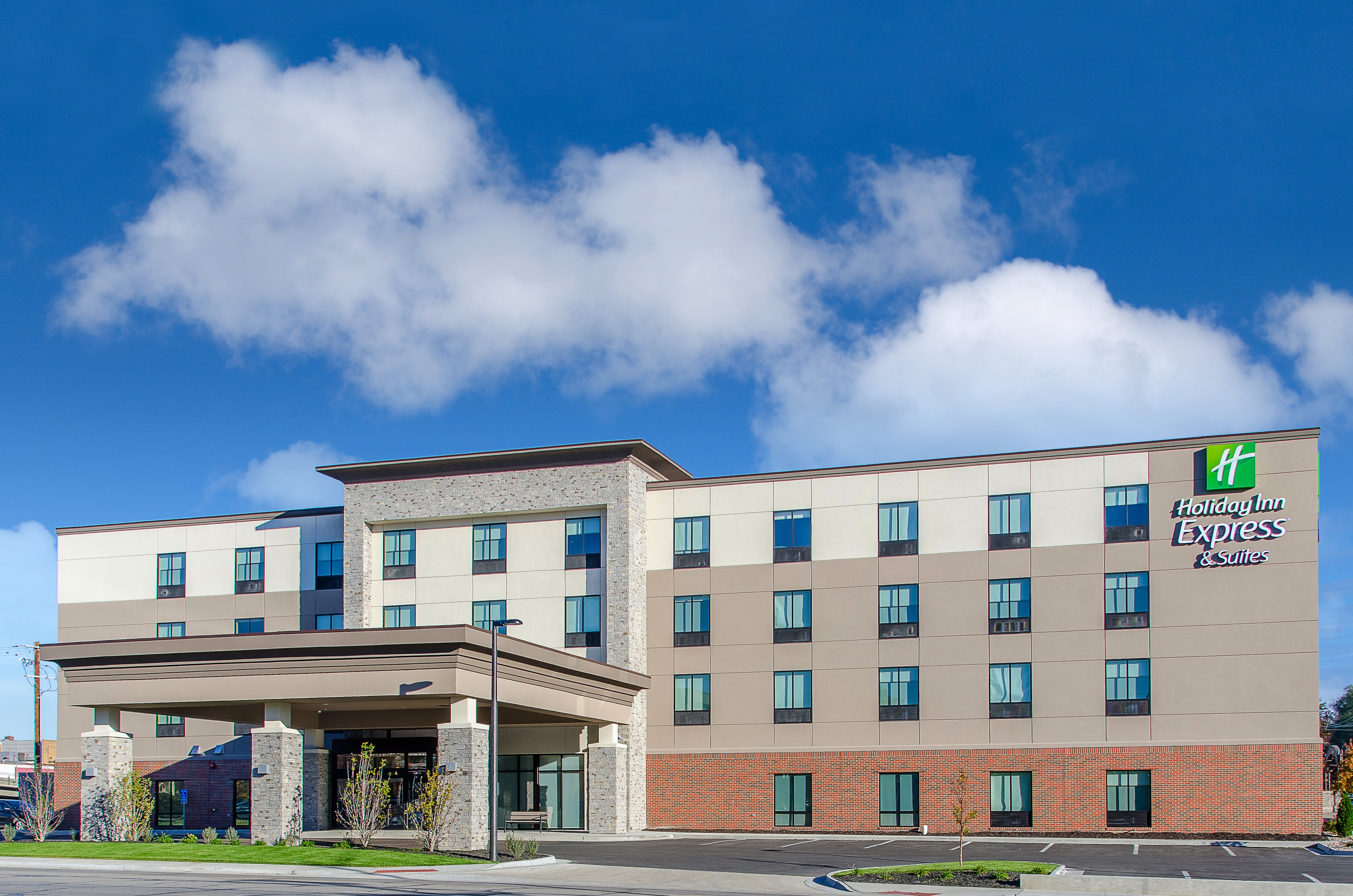 holiday inn express and suites atchison by ihg