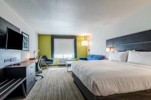 Holiday Inn Express & Suites Atchison By Ihg,Leavenworth>>Atchison,3 star