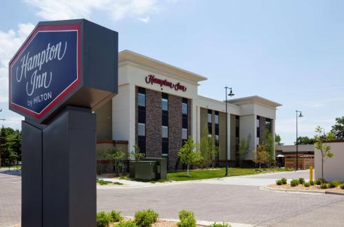 hampton inn spicer green lake