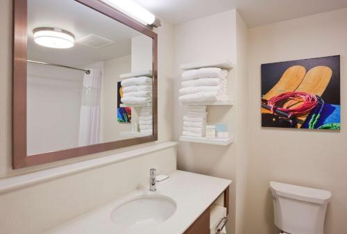 hampton inn spicer green lake