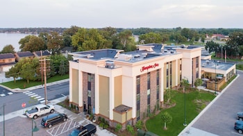 hampton inn spicer green lake
