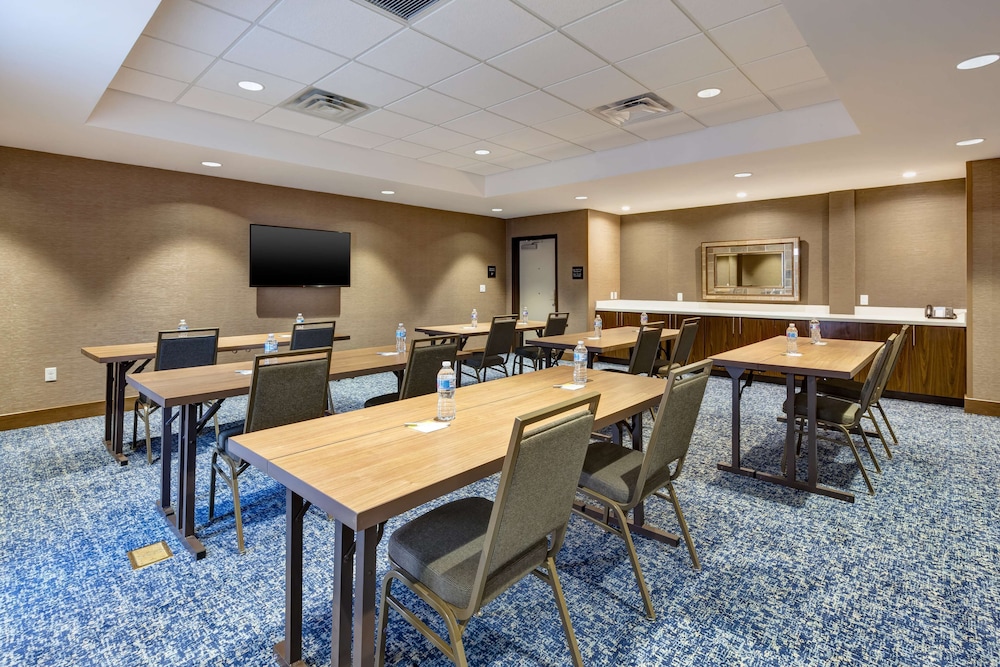 hampton inn and suites wells