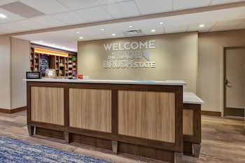 hampton inn and suites wells