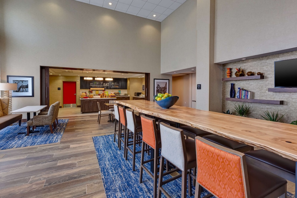 hampton inn and suites wells