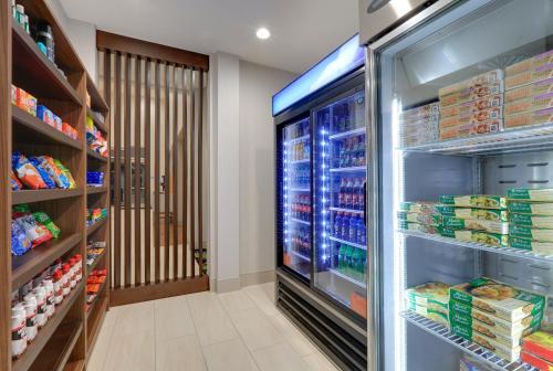 holiday inn express and sui dallas nw hwy love field