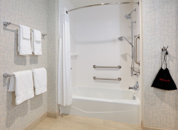 holiday inn express and sui dallas nw hwy love field