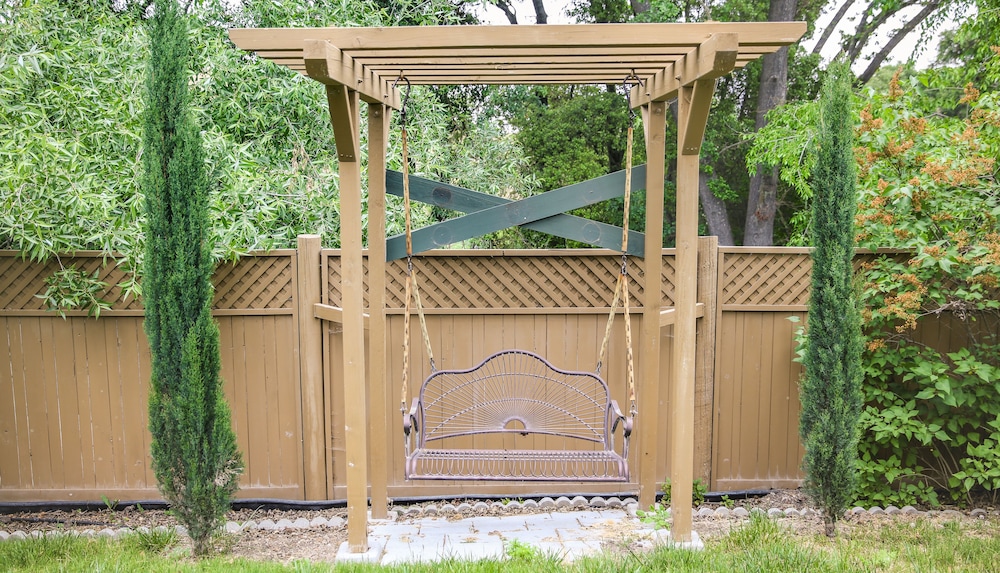 the eden house vineyard bed and breakfast