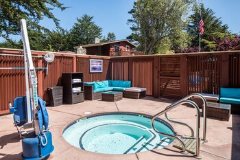 Andril Fireplace Cottages,Monterey County>>Monterey,3 star