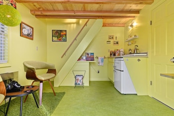 tiny digs hotel of tiny houses