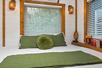 tiny digs hotel of tiny houses