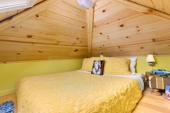 tiny digs hotel of tiny houses