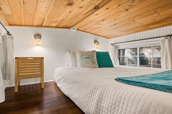 tiny digs hotel of tiny houses