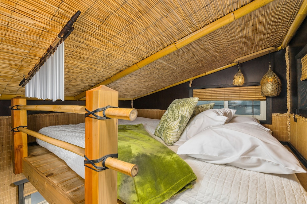 tiny digs hotel of tiny houses