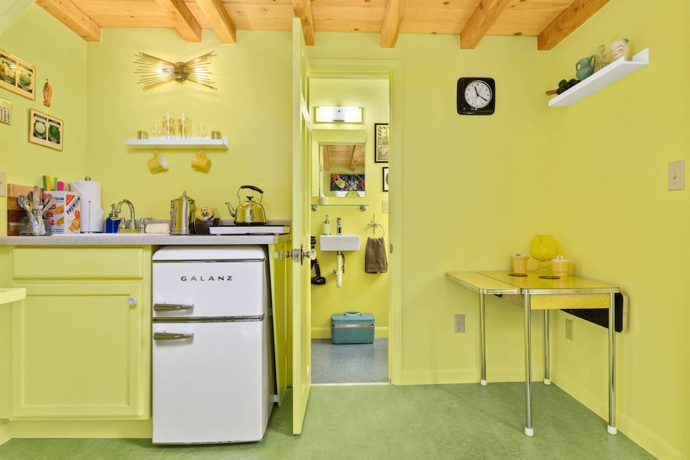 tiny digs hotel of tiny houses