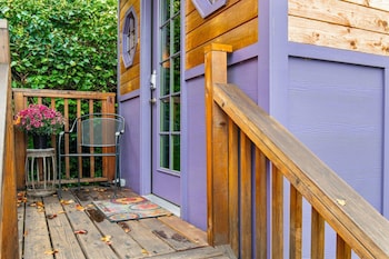 tiny digs hotel of tiny houses