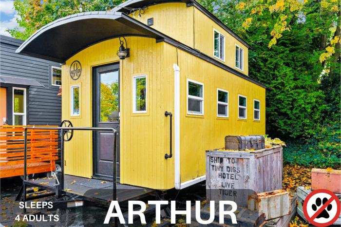 tiny digs hotel of tiny houses