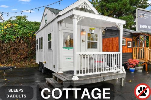 tiny digs hotel of tiny houses
