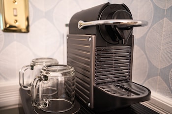 homeport inn and tavern