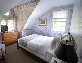 homeport inn and tavern