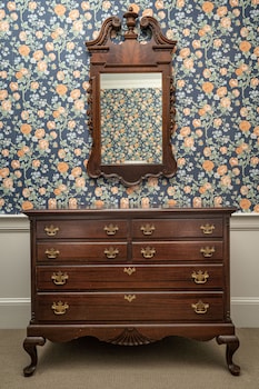 homeport inn and tavern