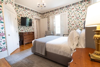 homeport inn and tavern