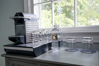 homeport inn and tavern