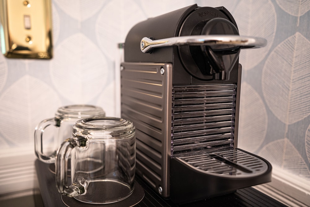 homeport inn and tavern