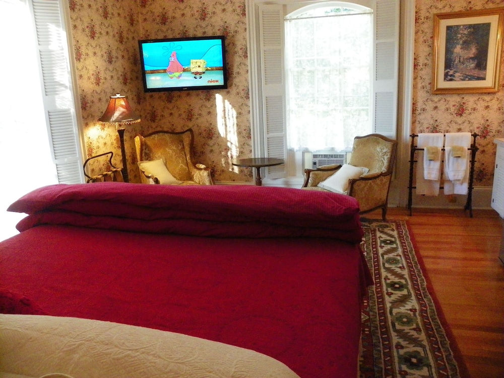 homeport inn and tavern