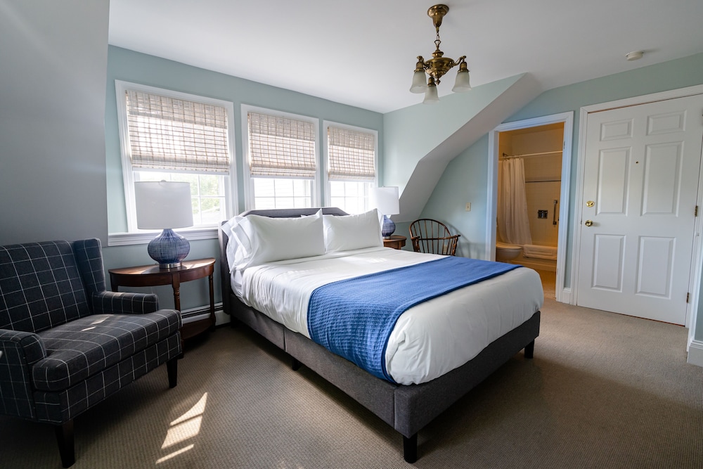 homeport inn and tavern