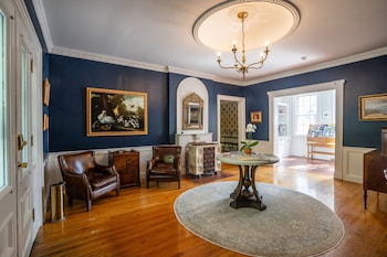 Homeport Inn And Tavern,,3 star