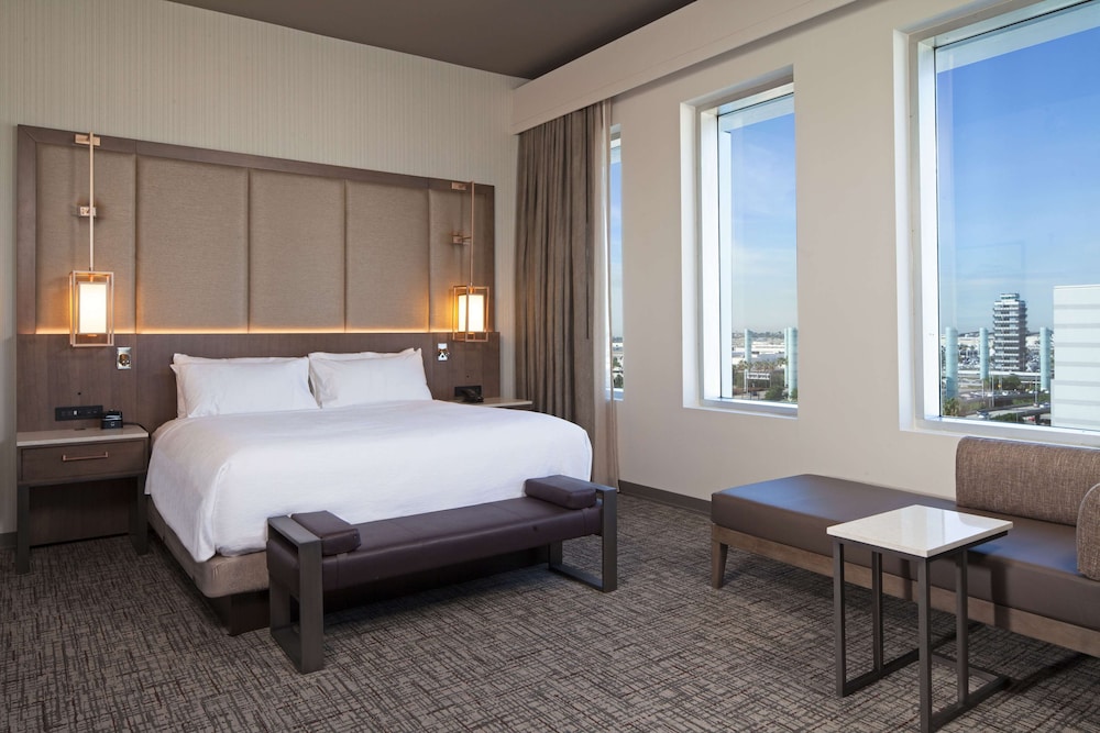 h hotel los angeles curio collection by hilton