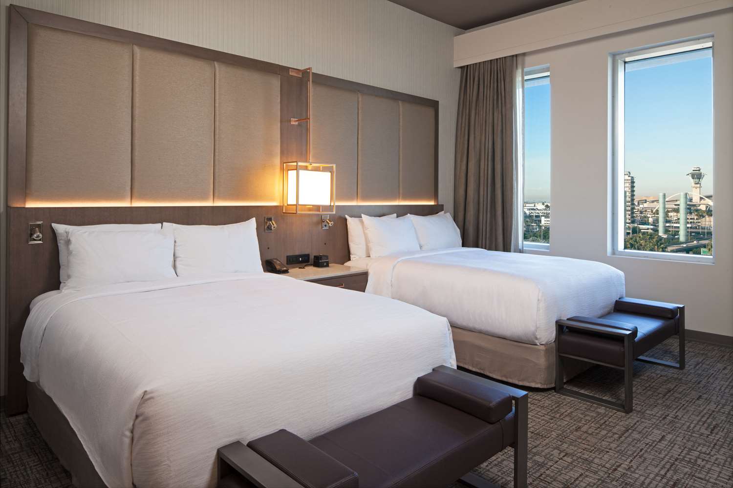 h hotel los angeles curio collection by hilton