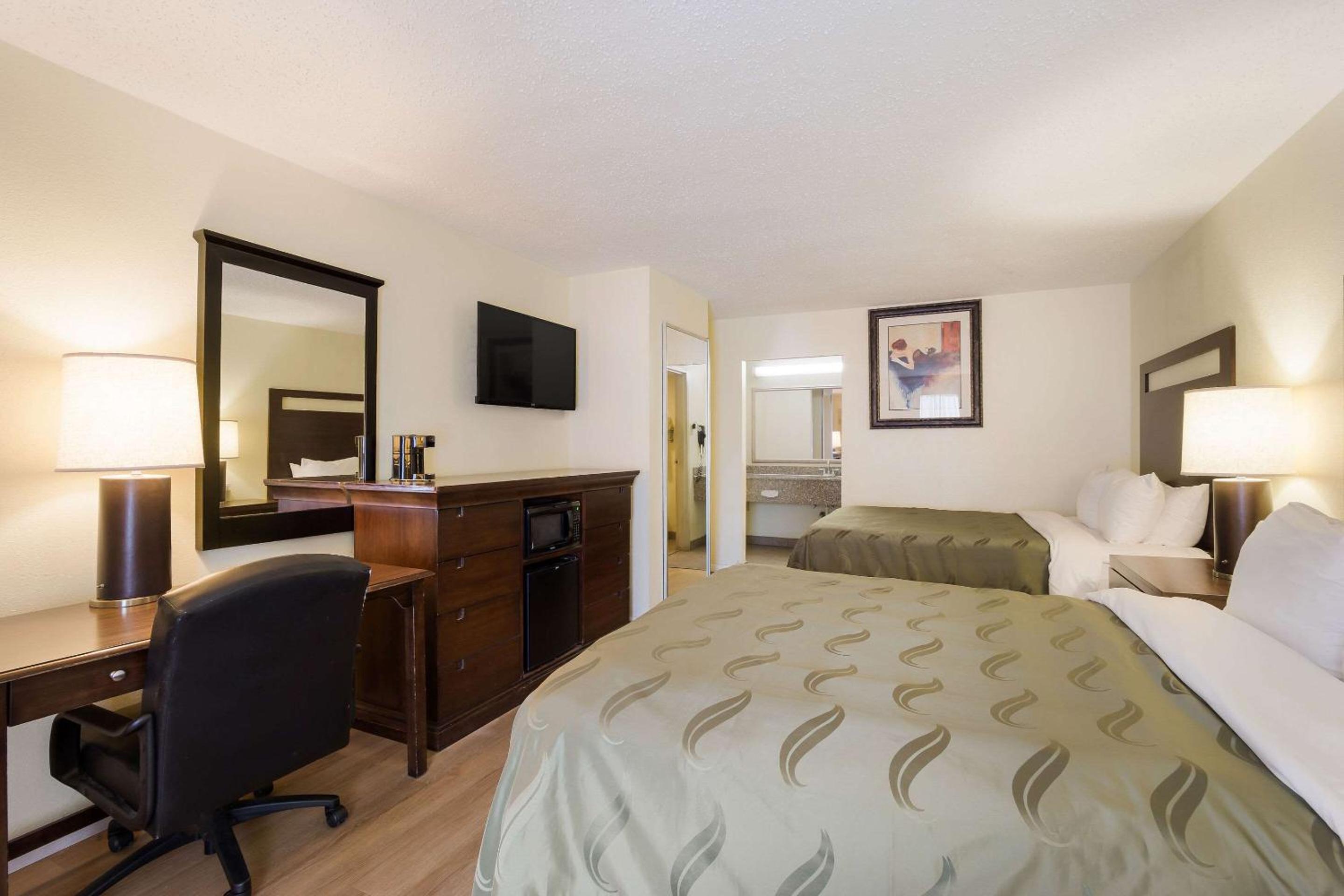 h hotel los angeles curio collection by hilton