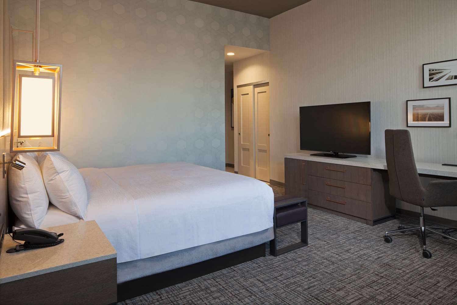 h hotel los angeles curio collection by hilton