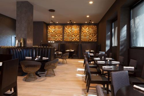 h hotel los angeles curio collection by hilton